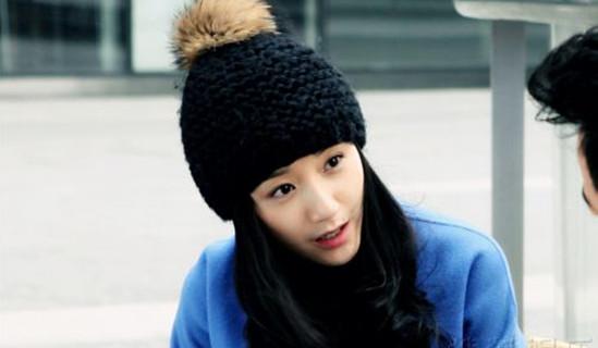 她16岁出道，19岁*款贷**养家，虽演技不俗，却一直不温不火