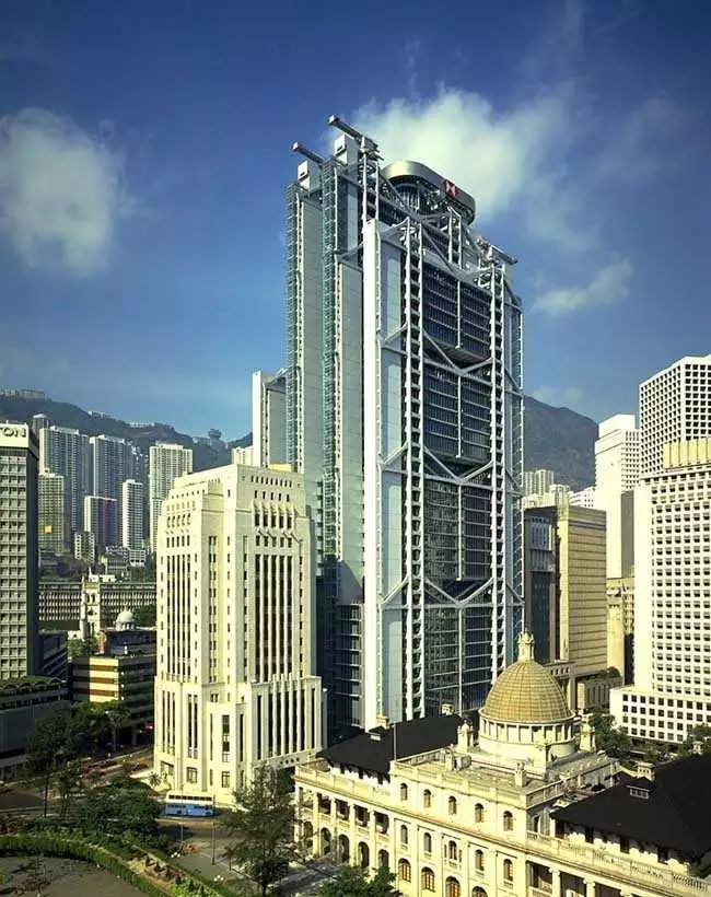 他是乔布斯最信赖的人，拿建筑界奥斯卡奖，过鸡汤式榜样生活！