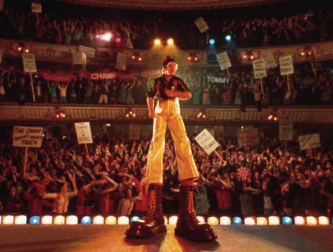 一穿就是35年的t恤,一穿就是30年的军服