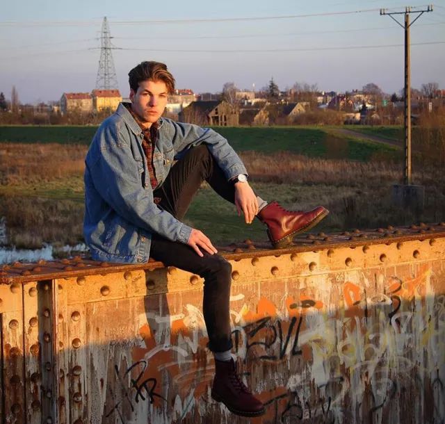 一穿就是35年的t恤,一穿就是30年的军服