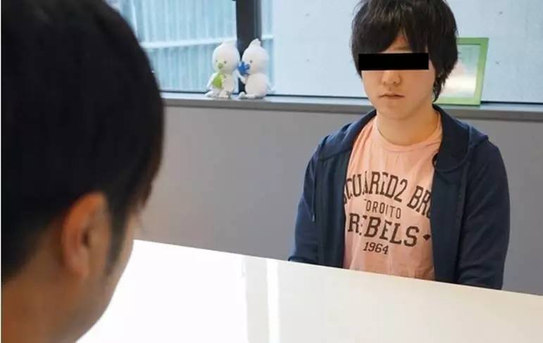 麻麻，请再打一次我完美柔润丰满的屁屁吧！