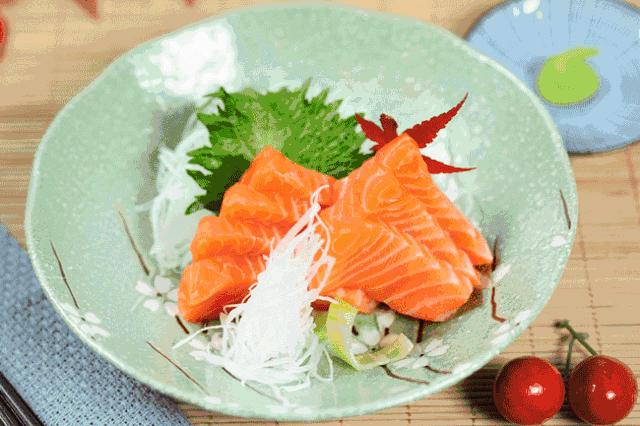 甬城全城“通缉”日料+猫咪控：免费送秋刀鱼，速来！