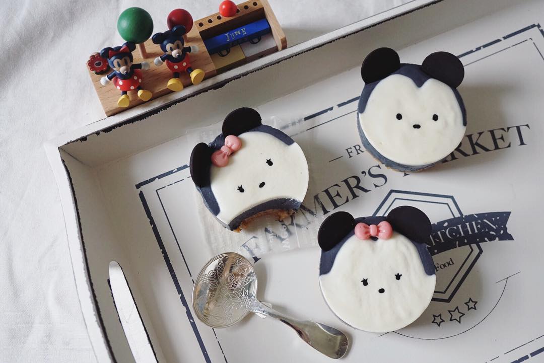 她用蛋糕，做了一个迪士尼亲友团