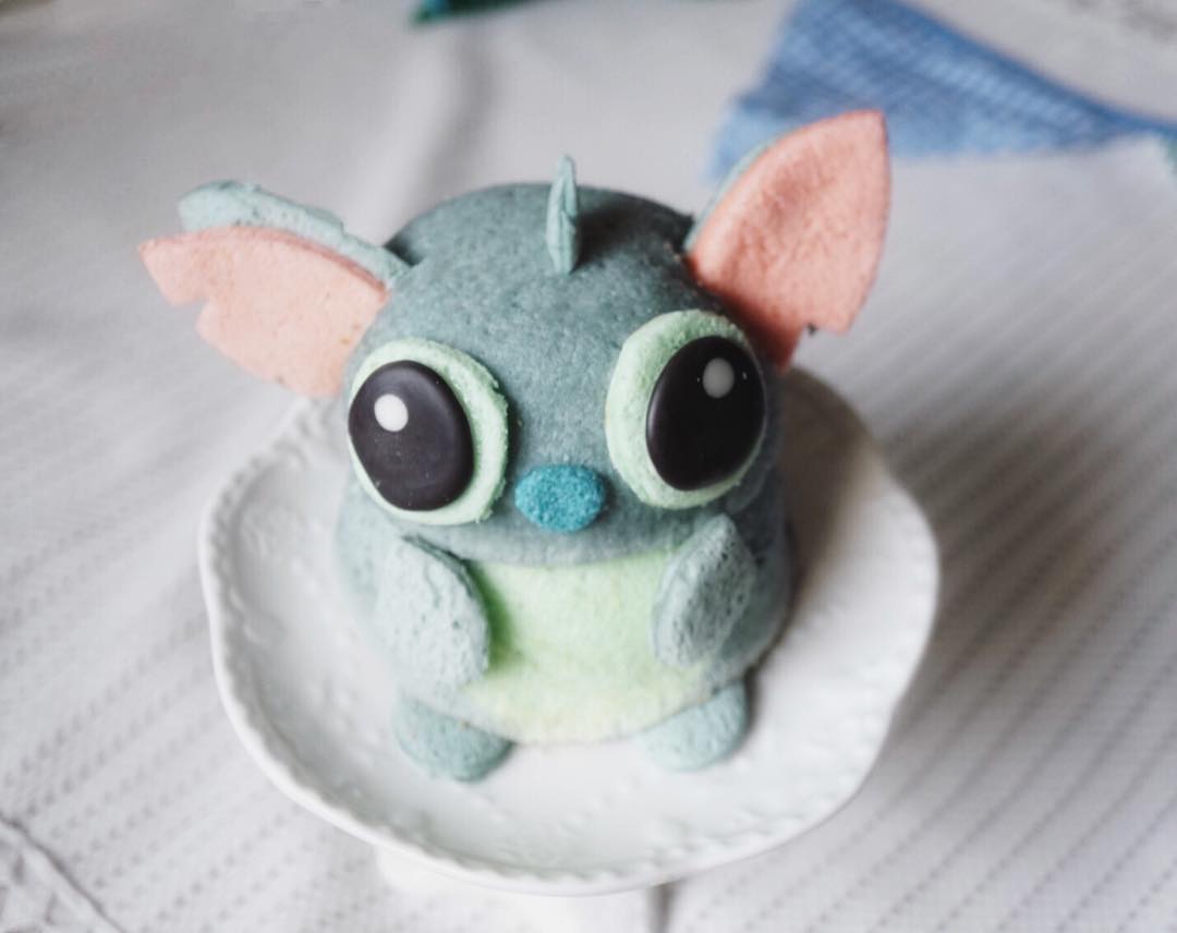 她用蛋糕，做了一个迪士尼亲友团