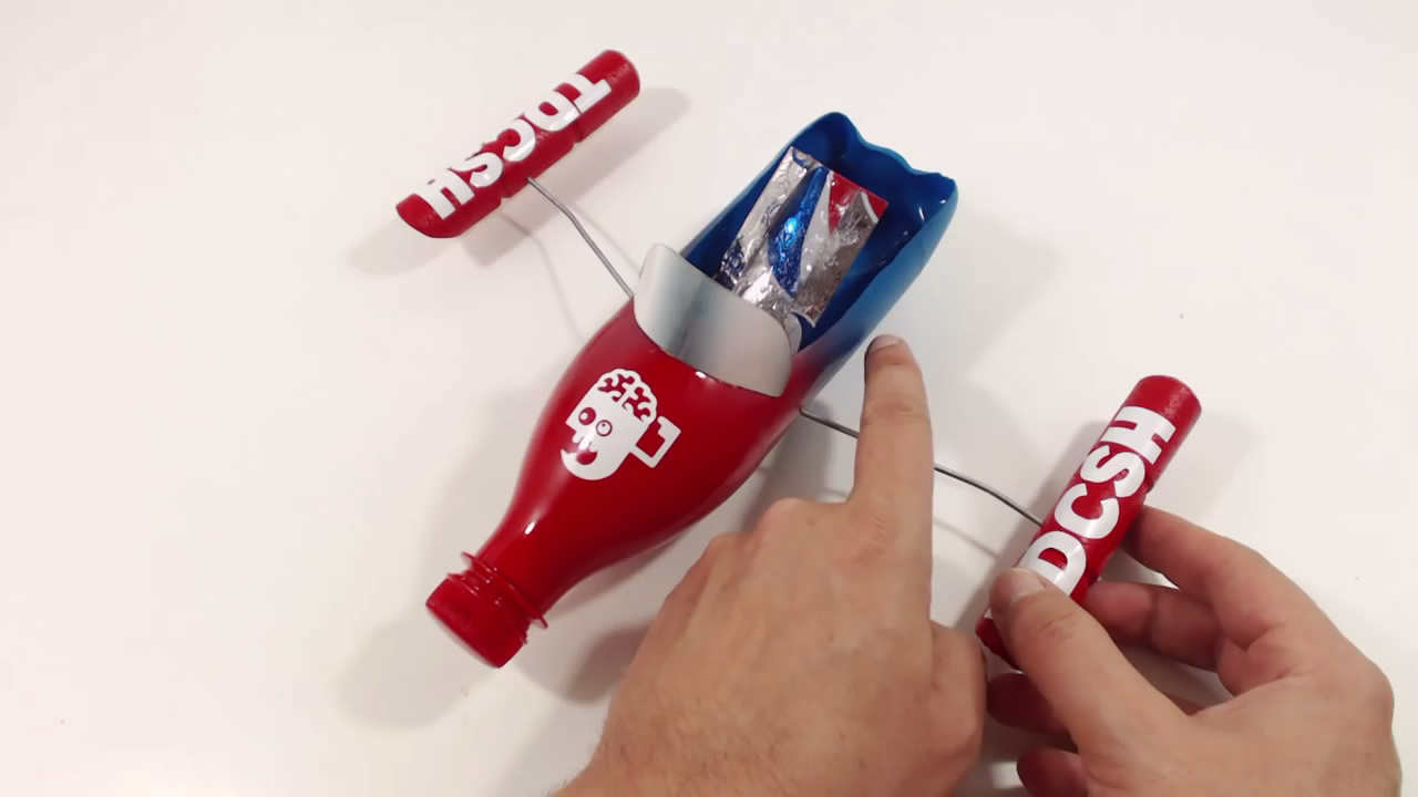 易拉罐和塑料瓶制作船,怎么把易拉罐改成遥控快艇