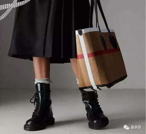 18年流行的女人包包,合适18岁女生的名牌包包