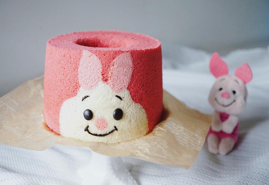 她用蛋糕，做了一个迪士尼亲友团