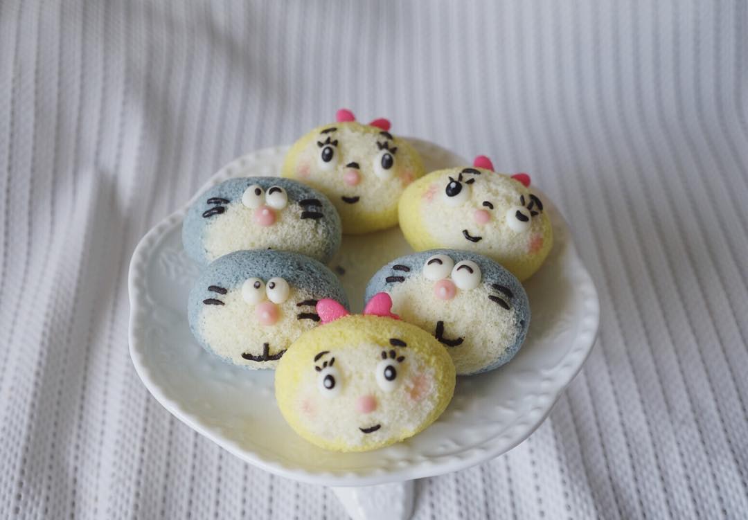 她用蛋糕，做了一个迪士尼亲友团