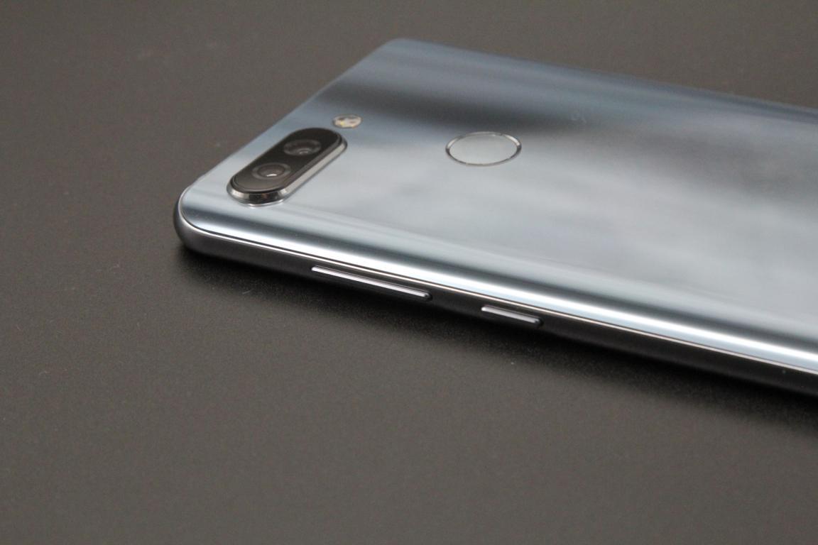 海信h11手机怎么样,海信h11青春版几寸