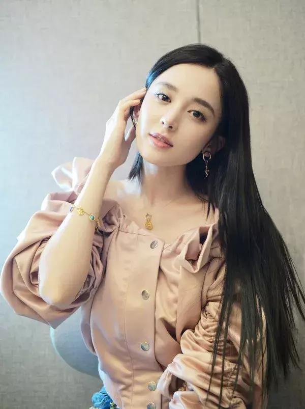 林允推荐的美妆博主有哪些,林允推荐的粉底