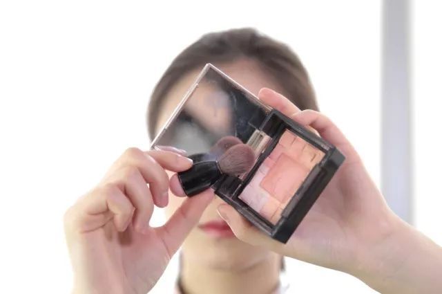 过年千万别化这样的妆,新手过年化什么妆