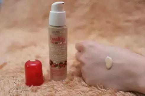 玫琳凯粉底液浅肤色合适什么肤质,圣罗兰粉底液b20合适什么肤色肤质