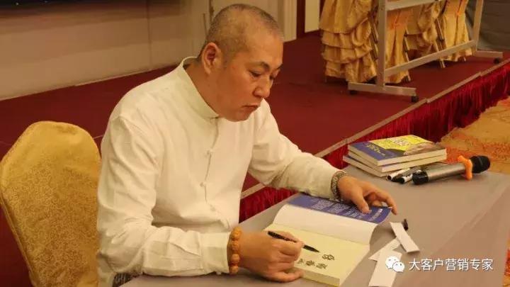 让陌生人爱上你的技巧,让顾客无可救药的爱上你的产品