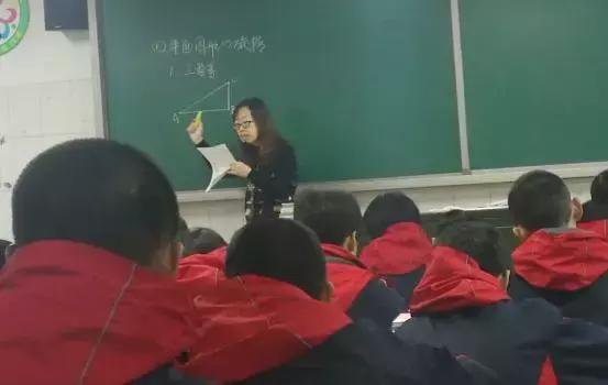 为什么小学班主任最累最苦,为什么说班主任是最苦最累的