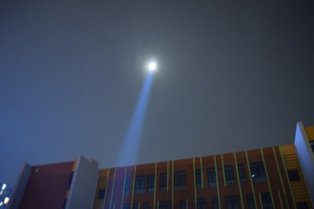 车载应急多功能手电筒,车用户外应急工具多功能手电筒