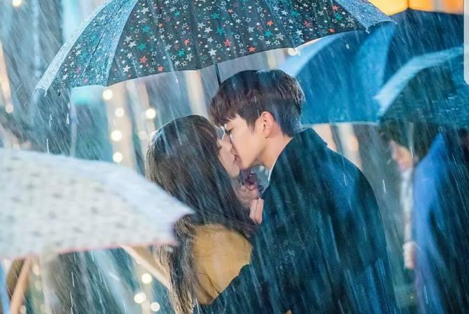 《不是机器人》，编剧脑洞太大，前男友才是“神助攻”！