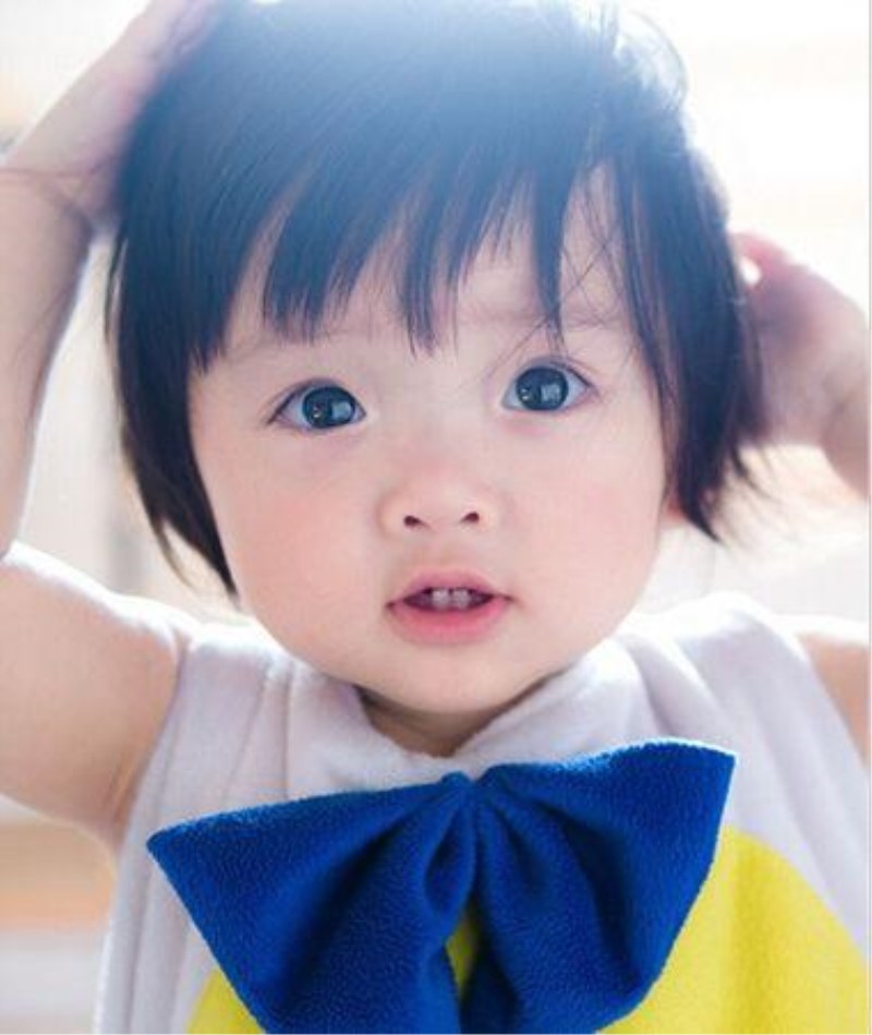 怎样梳小朋友的公主发型,怎么梳儿童可爱小公主发型