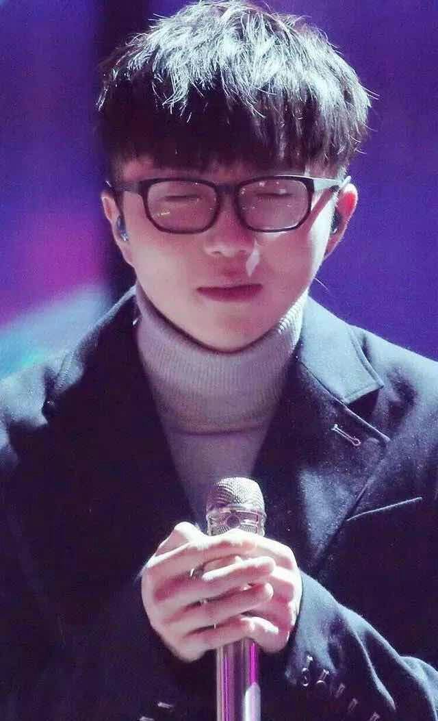 毛不易唱歌平凡的一天,毛不易唱歌综艺里唱一荤一素