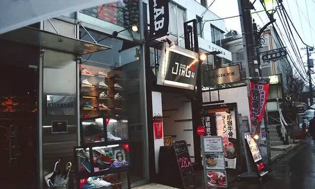 与别人撞衫时该怎么说,和别人撞衫了英语怎么说