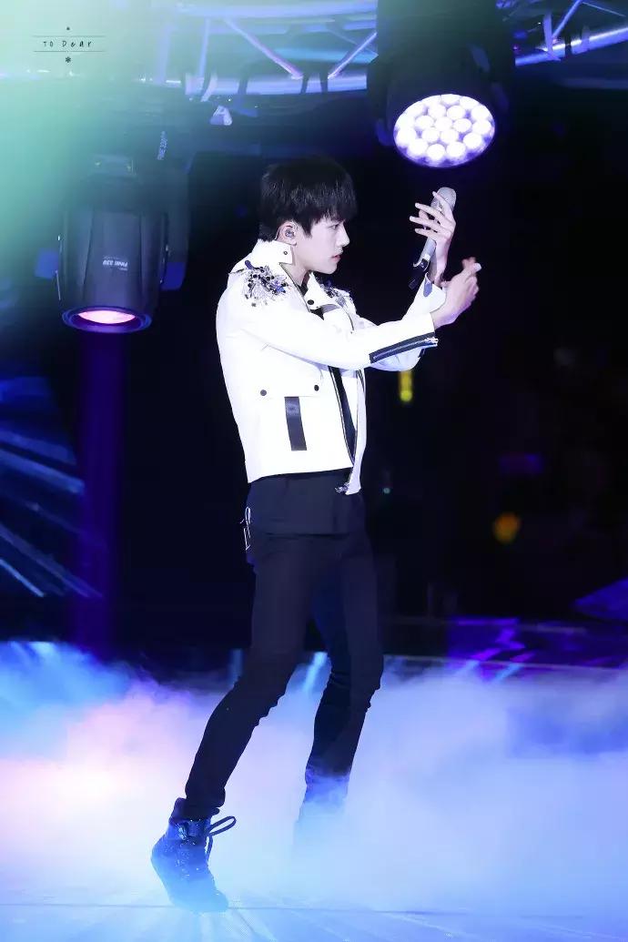魔法城堡tfboys易烊千玺solo,易烊千玺个人舞台solo舞蹈
