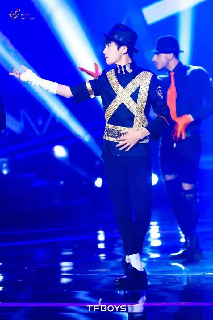 魔法城堡tfboys易烊千玺solo,易烊千玺个人舞台solo舞蹈