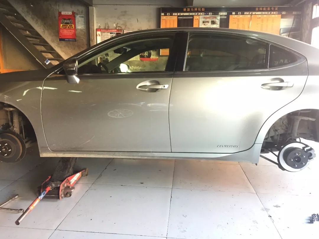 刚换的新胎是不是不好开,开了快五万公里了需要换胎吗