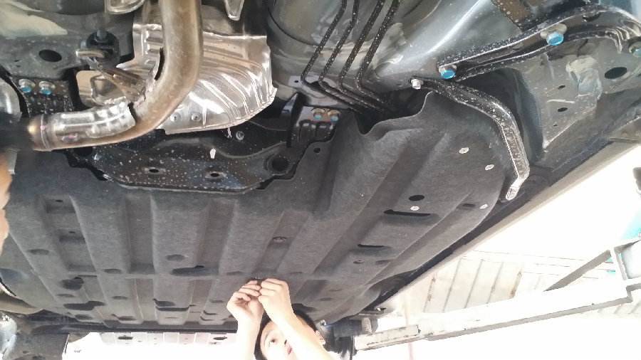 速腾自带发动机护板和底盘装甲吗,途岳需要底盘装甲和发动机护板吗