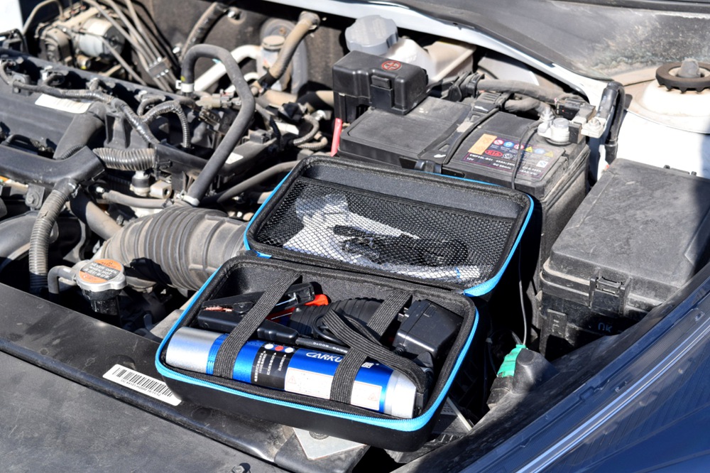 车载应急多功能手电筒,车用户外应急工具多功能手电筒