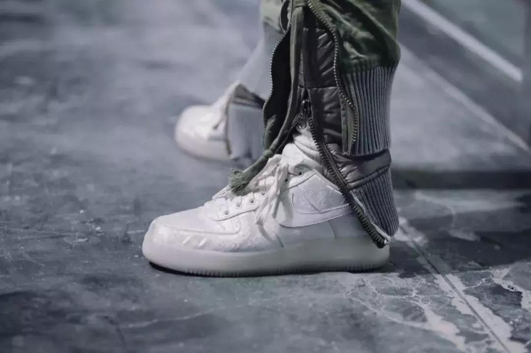 陈冠希新款鞋子的购买记录,陈冠希的潮牌鞋子在哪里能够购买