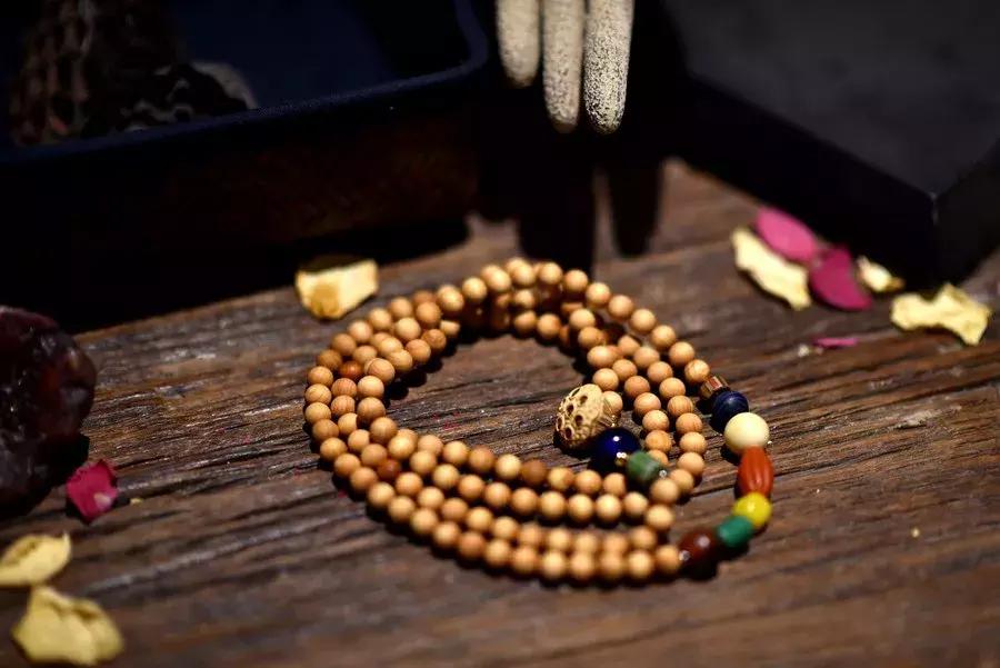 佛珠手串材料的寓意和禁忌,佛珠手串搭配讲究禁忌什么