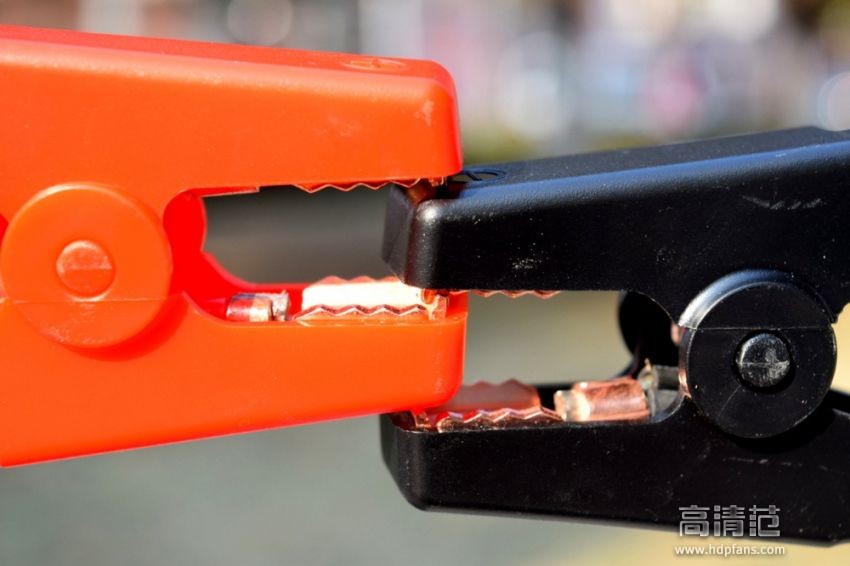 车载应急多功能手电筒,车用户外应急工具多功能手电筒