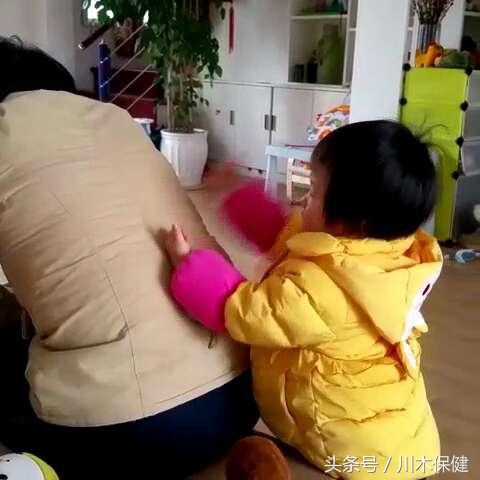 老人站不直腿不能坐,老人腰椎疼坐卧不起