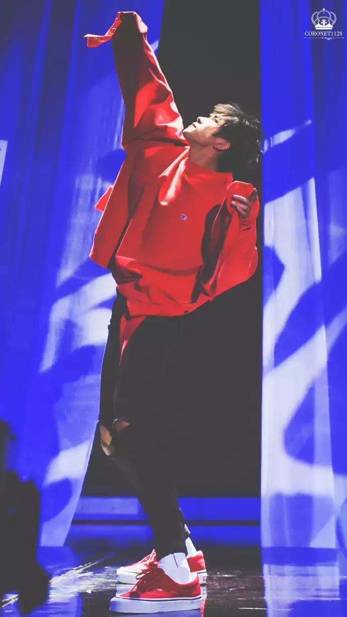 魔法城堡tfboys易烊千玺solo,易烊千玺个人舞台solo舞蹈