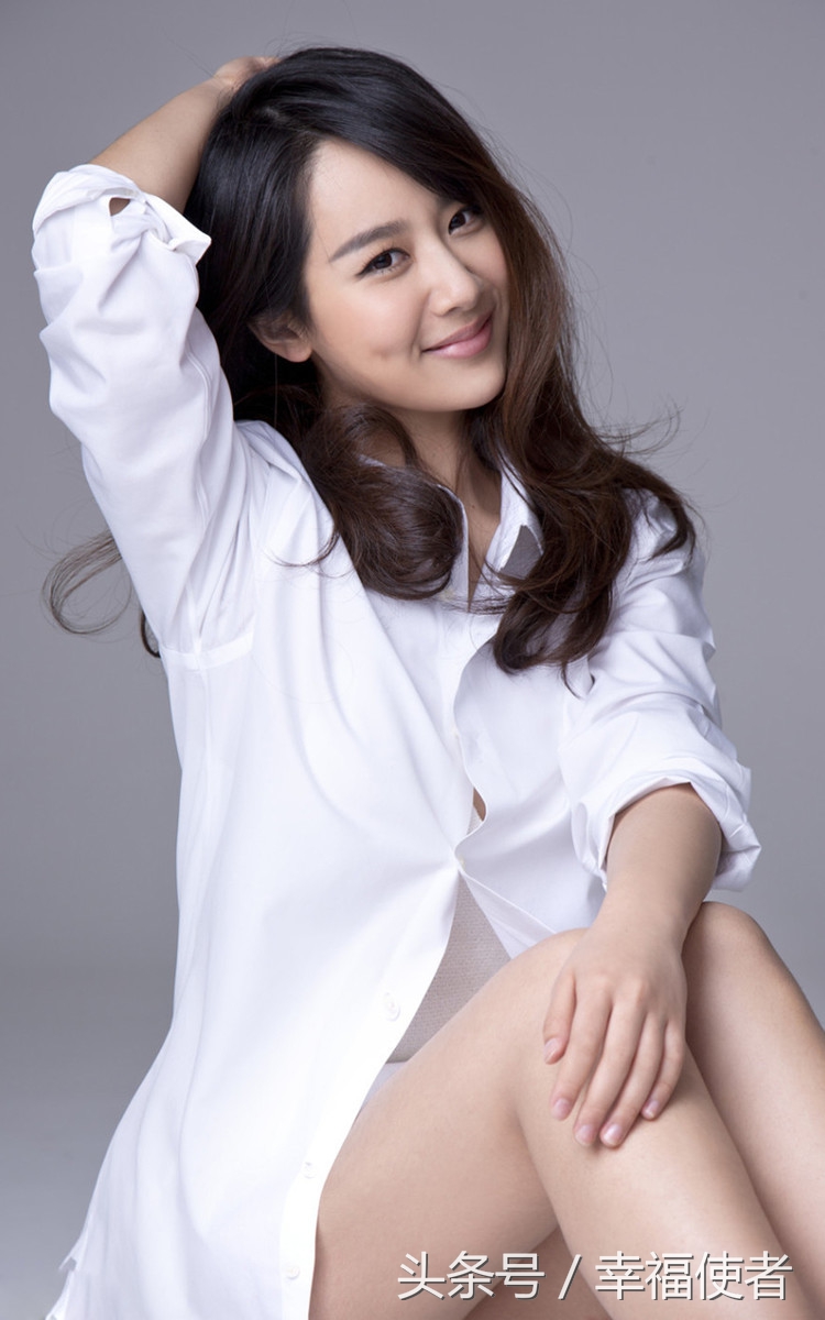 杨紫92年生属猴狗年运势，财源可得，运境吉祥