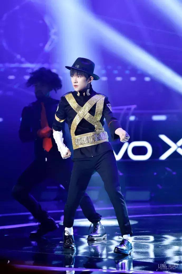 魔法城堡tfboys易烊千玺solo,易烊千玺个人舞台solo舞蹈