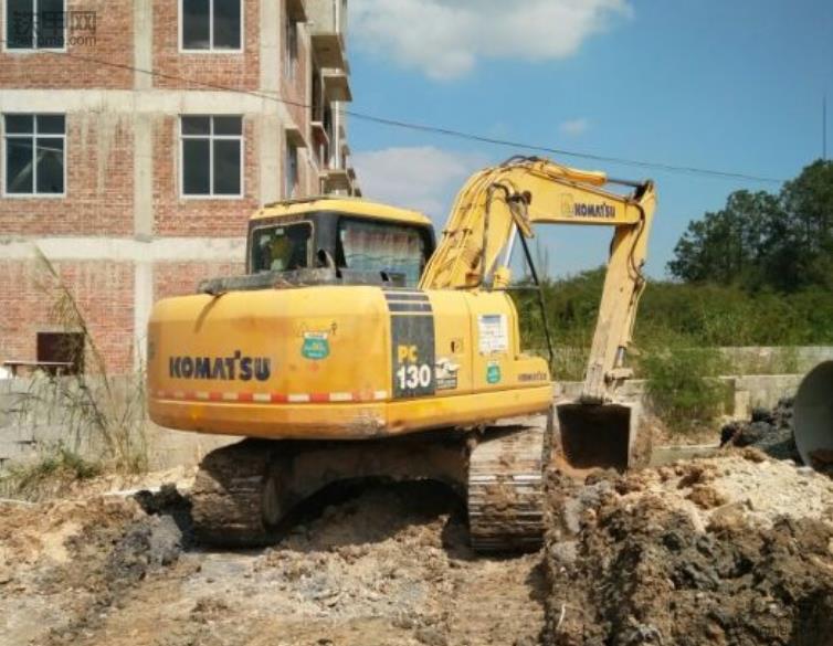 小松pc01一小时能挖多少方土,小松360一天能够挖多少米管沟