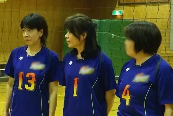 麻麻，请再打一次我完美柔润丰满的屁屁吧！