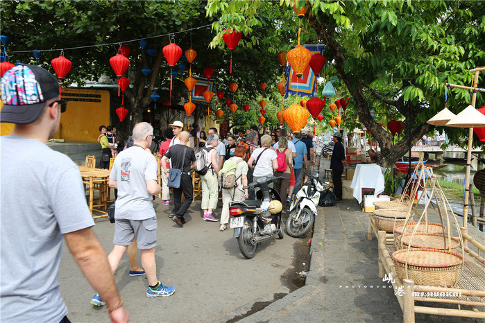 周末越南团进入东兴旅游,节假日去越南旅游怎么样