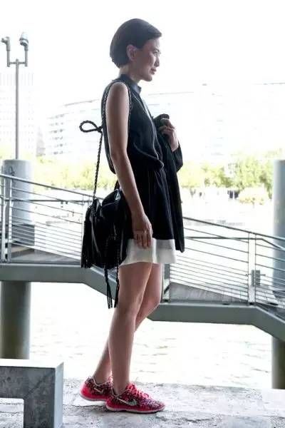 nike价值30万的鞋,nike一共赚了多少钱