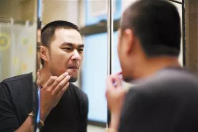 博士、诗人、网民一起告诉你，HUANG，还是要涉的