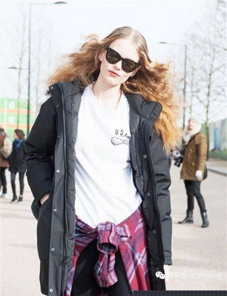 大毛领棉服外套搭配 (夹克棉服女外套带大毛领)