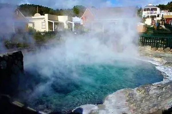 收藏！没泡过这些温泉的人生是不完全的！