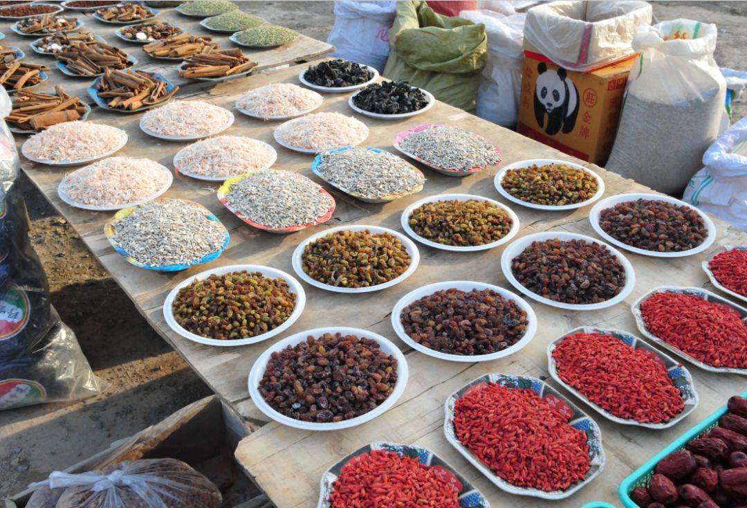 赶大集办年货浓浓年味迎春节,赶年货大集品浓浓年味