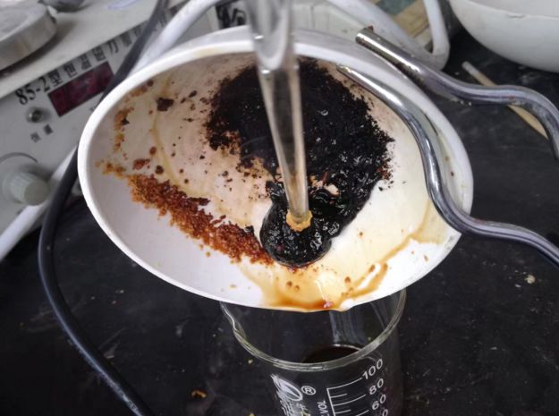 鸡蛋黄炒出油来抹湿疹管用吗,鸡蛋黄熬油能够缓解婴儿湿疹吗