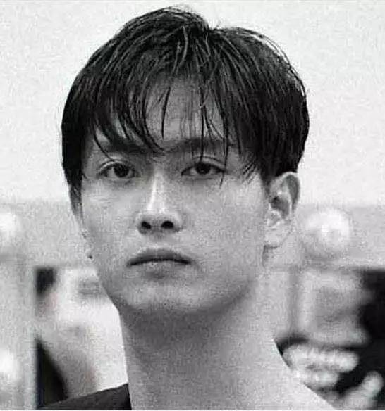 胡歌张国荣金马影帝,胡歌成长路上最重要恩师