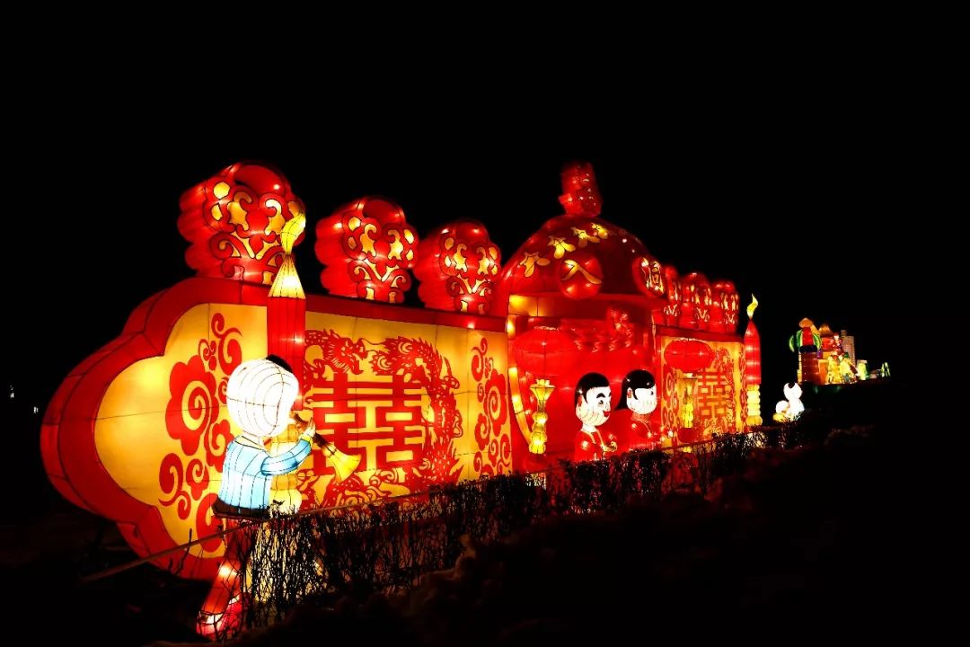 驻马店的打铁花表演时间,赏花灯表演