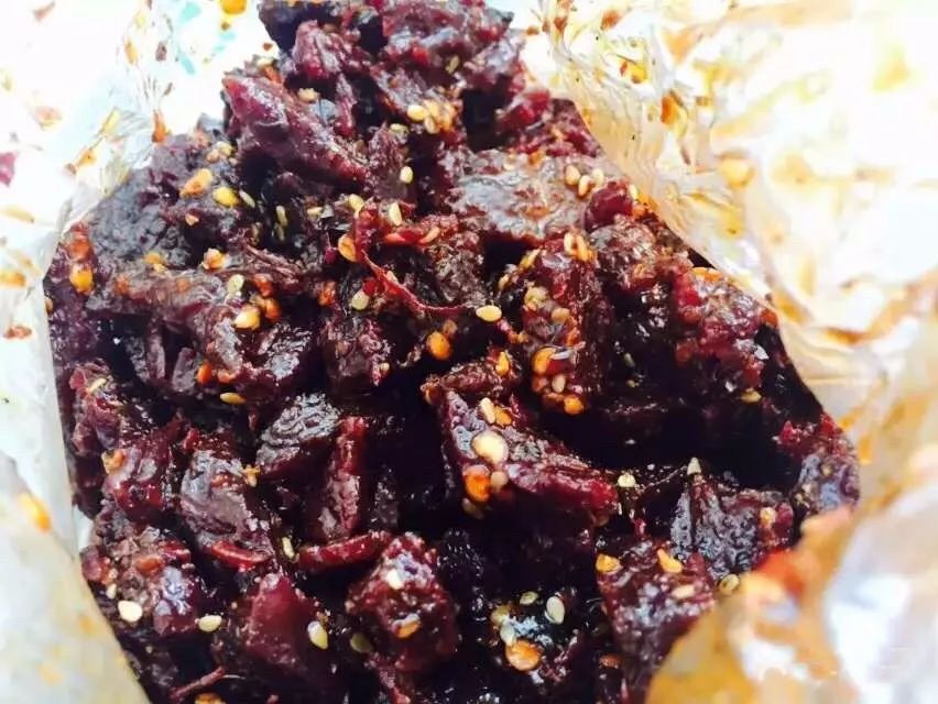 原来好多热门苍蝇馆子的干货，都能够抽真空、当特产带走！