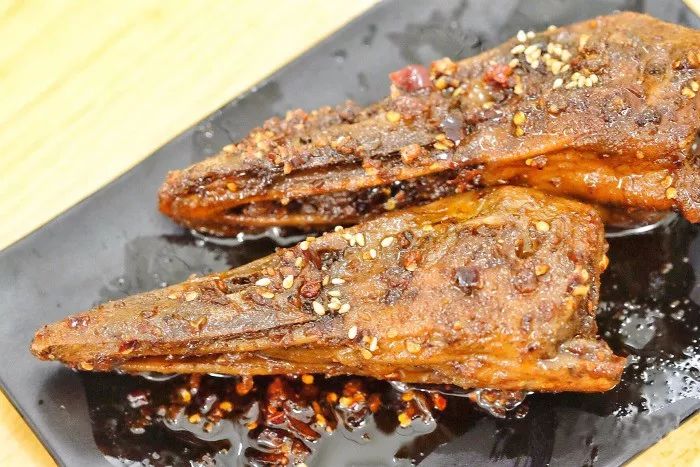 原来好多热门苍蝇馆子的干货，都能够抽真空、当特产带走！