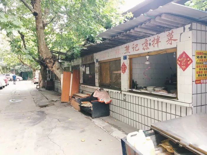 原来好多热门苍蝇馆子的干货，都能够抽真空、当特产带走！