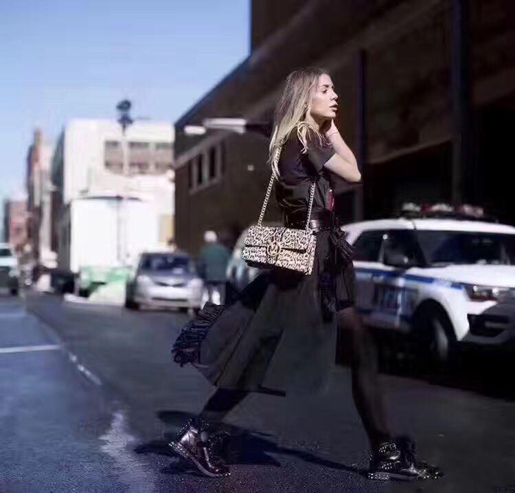 夏季时尚燕子包,燕子包的经典款